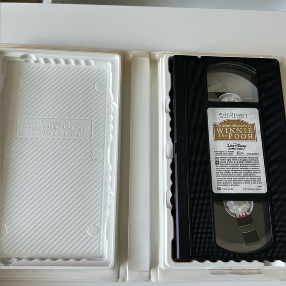 Disney Special Edition The Many Adventures of Winnie the Pooh VHS Tape (7074) - Picture 2 of 7